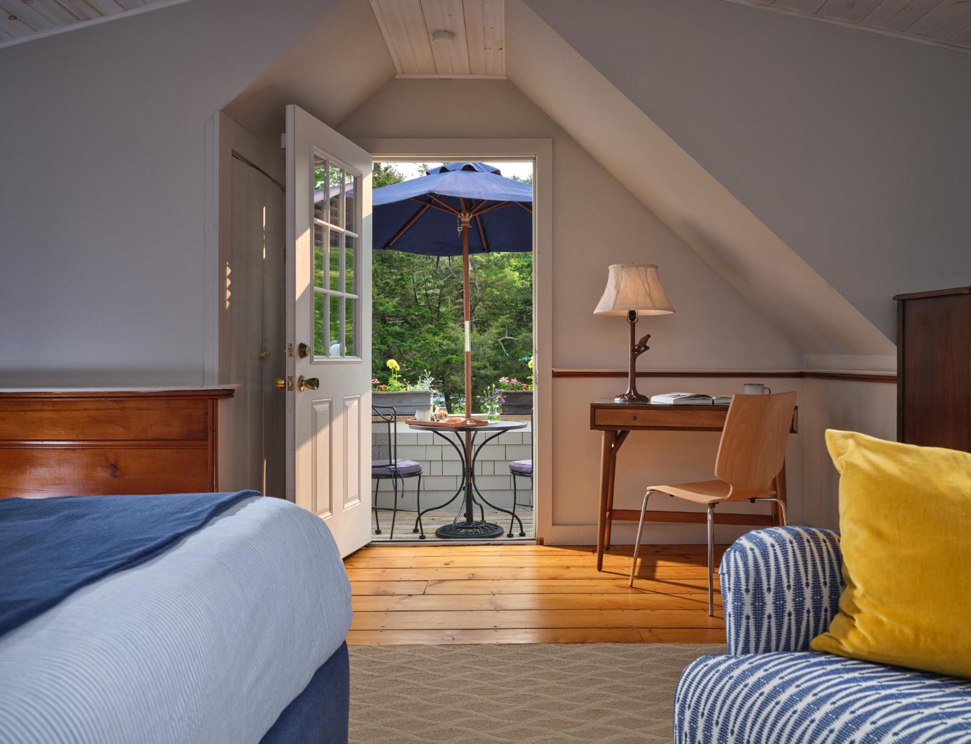 Abbey'S Lantern Hill Inn 레디어드 센터 외부 사진