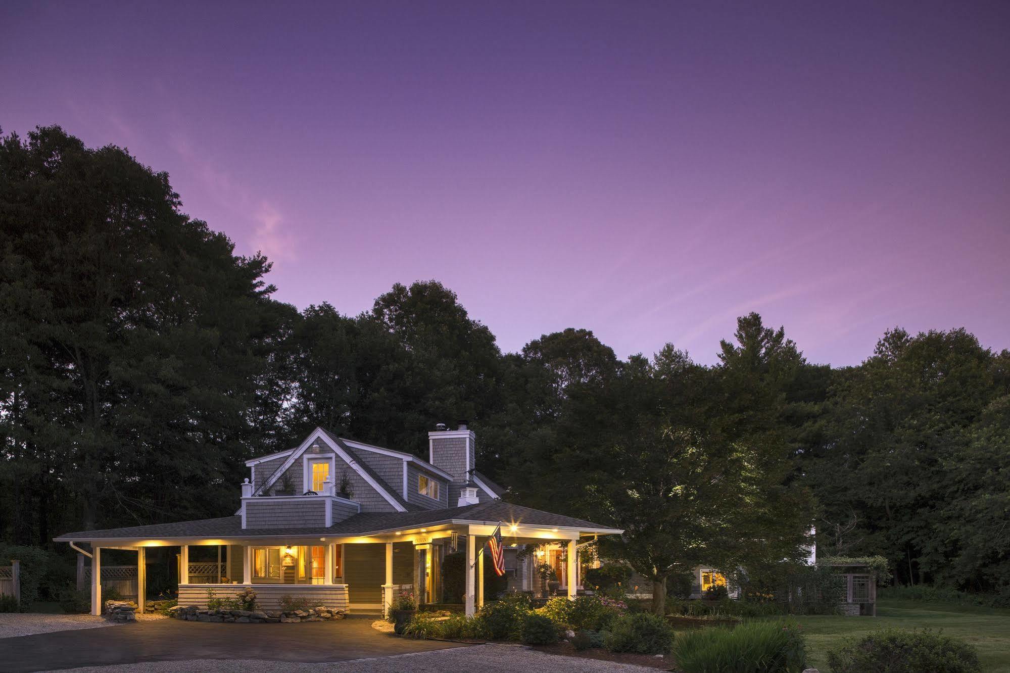 Abbey'S Lantern Hill Inn 레디어드 센터 외부 사진
